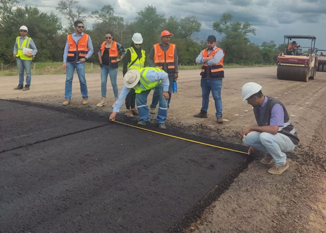 La ruta de la leche inicio de capa asfáltica