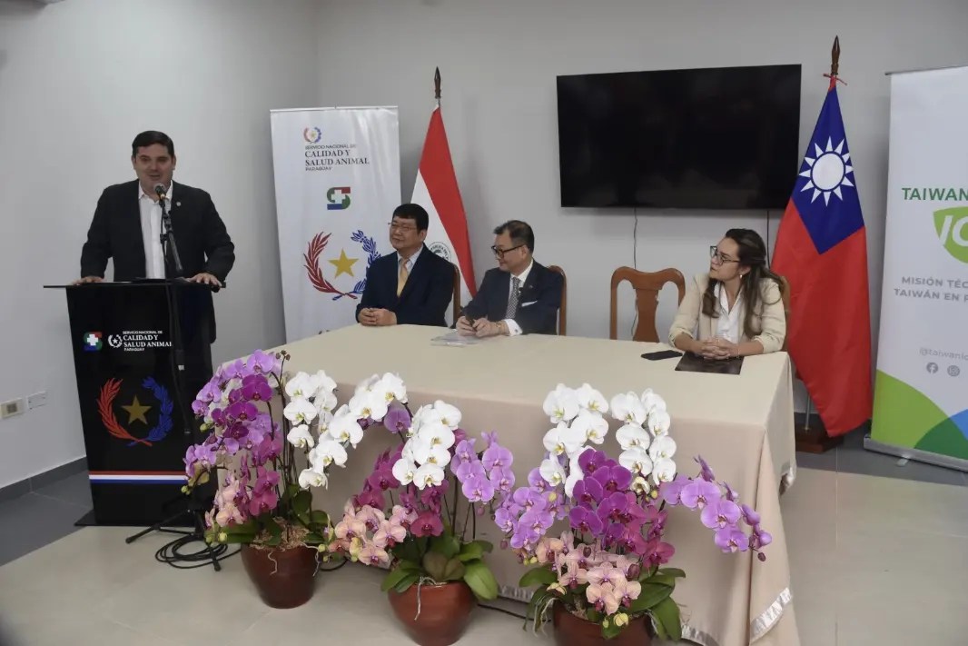 Fortalecimiento en la lucha contra la Peste Porcina Africana: Entrega de equipos de alta tecnología en Paraguay